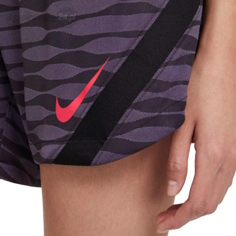 Spodenki damskie Nike Dri-FIT Strike fioletowe CW6095 012 Nike Football Spodenki damskie Nike Dri-FIT Strike fioletowe CW6095 012 Nike Football