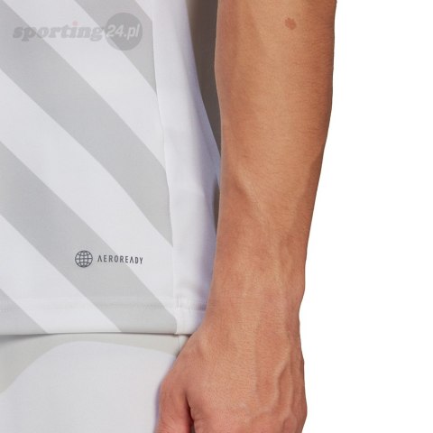 Koszulka męska adidas Entrada 22 Graphic Jersey biało-szara HF0129 Adidas teamwear Koszulka męska adidas Entrada 22 Graphic Jersey biało-szara HF0129 Adidas teamwear