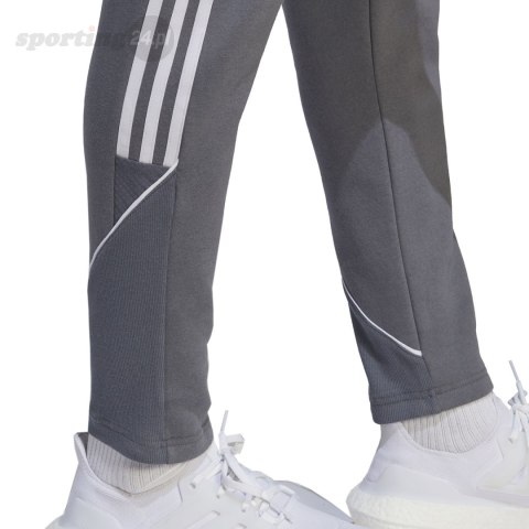 Spodnie męskie adidas Tiro 23 League Sweat Tracksuit Bottoms szare HZ3019 Adidas teamwear Spodnie męskie adidas Tiro 23 League Sweat Tracksuit Bottoms szare HZ3019 Adidas teamwear