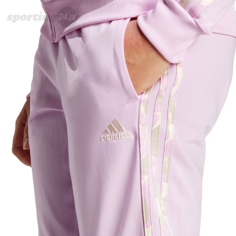 Dres damski adidas Essentials 3-Stripes różowy IJ8787 Adidas Dres damski adidas Essentials 3-Stripes różowy IJ8787 Adidas