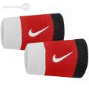 Frotki na nadgarstek Nike szerokie Swoosh 2 szt. biało-czerwono-czarne N0001586118OS Nike Frotki na nadgarstek Nike szerokie Swoosh 2 szt. biało-czerwono-czarne N0001586118OS Nike