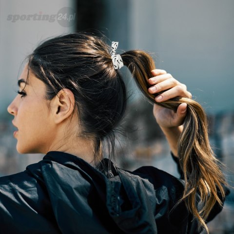 Gumki do włosów Nike Mixed Ponytail Holders 9 szt. czarno-białe N0003537036OS Nike Gumki do włosów Nike Mixed Ponytail Holders 9 szt. czarno-białe N0003537036OS Nike