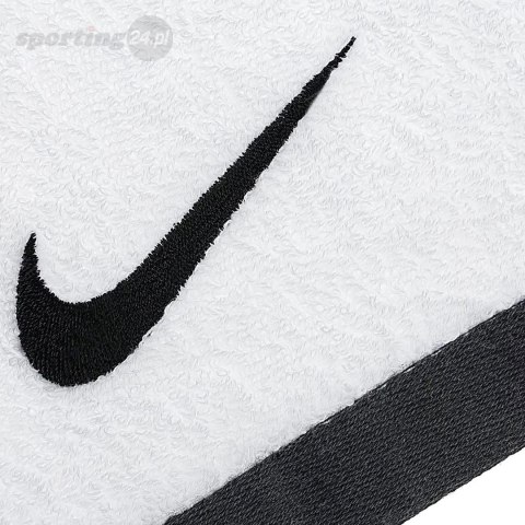 Ręcznik Nike Fundamental biały NET17101MD Nike Ręcznik Nike Fundamental biały NET17101MD Nike