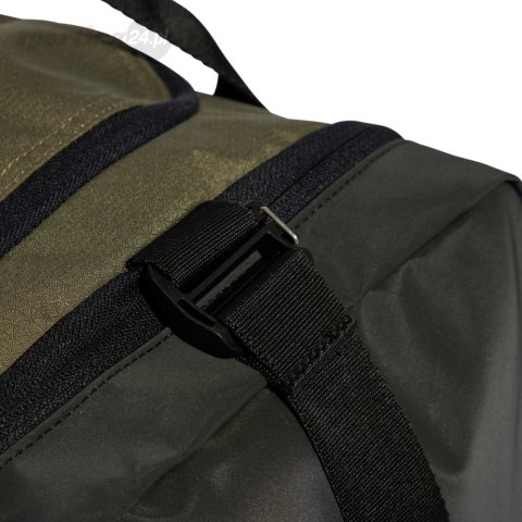 Torba adidas Essentials 3-Stripes Duffel M oliwkowa IZ1918 Adidas Torba adidas Essentials 3-Stripes Duffel M oliwkowa IZ1918 Adidas