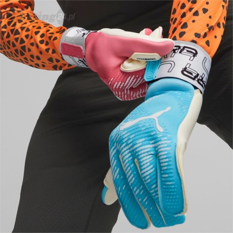 Rękawice bramkarskie Puma Ultra Grip 1 Tricks Hybrid niebiesko-różowe 41853 01 Puma Rękawice bramkarskie Puma Ultra Grip 1 Tricks Hybrid niebiesko-różowe 41853 01 Puma