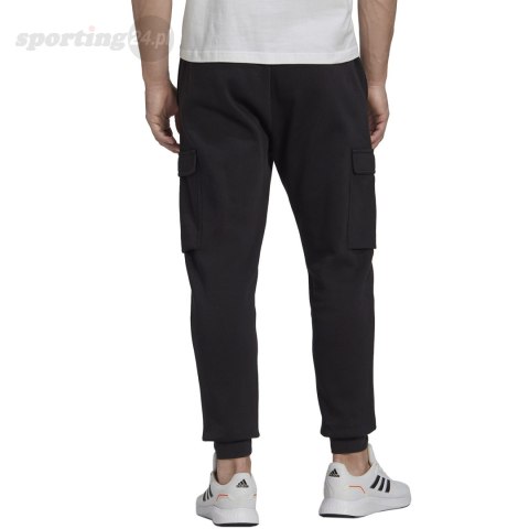 Spodnie męskie adidas Essentials Fleece Regular Tapered Cargo czarne HL2226 Adidas Spodnie męskie adidas Essentials Fleece Regular Tapered Cargo czarne HL2226 Adidas