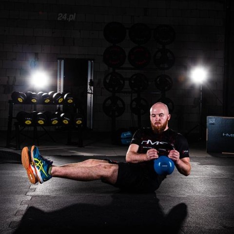 KNV16 BLUE KETTLEBELL ŻELIWNY POKRYTY WINYLEM HMS KNV16 BLUE KETTLEBELL ŻELIWNY POKRYTY WINYLEM HMS