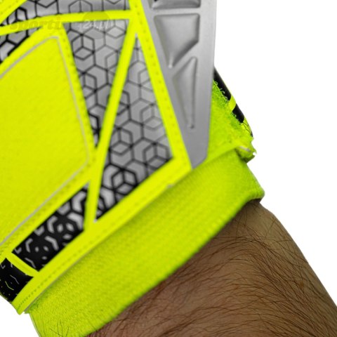 Rękawice bramkarskie Reusch Attrakt Freegel Silver Junior żołto-czarne 5572235 2025 Reusch Rękawice bramkarskie Reusch Attrakt Freegel Silver Junior żołto-czarne 5572235 2025 Reusch