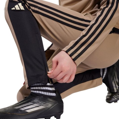 Spodnie dla dzieci adidas Squadra 25 Training beżowe JP3371 Adidas Spodnie dla dzieci adidas Squadra 25 Training beżowe JP3371 Adidas