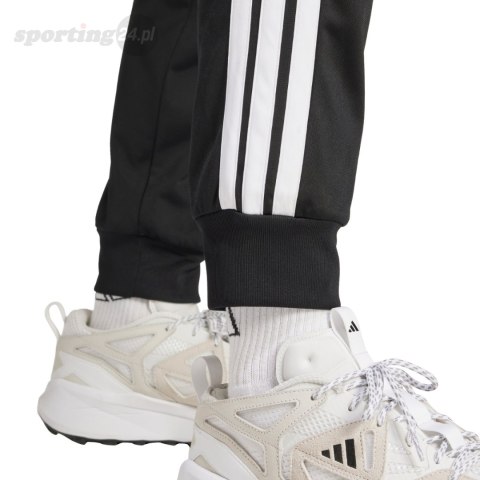 Spodnie męskie adidas 3-Stripes Tricot Regular Tapered czarne JI8809 Adidas Spodnie męskie adidas 3-Stripes Tricot Regular Tapered czarne JI8809 Adidas