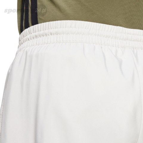Spodenki męskie adidas Essentials Small Logo Cargo Chelsea białe JD1828 Adidas Spodenki męskie adidas Essentials Small Logo Cargo Chelsea białe JD1828 Adidas